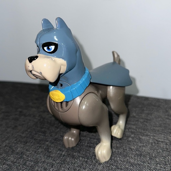 DC League of Super-Pets Talking Ace Poseable Figure with Sounds & Phrases - Picture 6 of 8